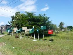 Boites aux lettres au bord de la route